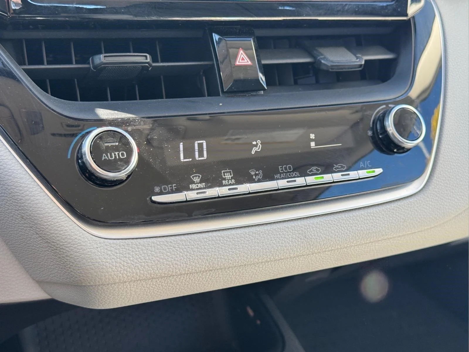 Used 2022 Celestite Toyota LE image 22