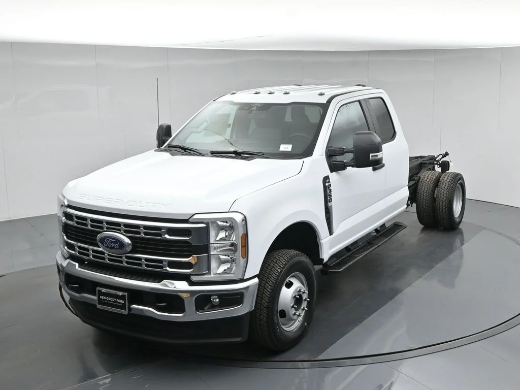 New 2026 Oxford White Ford XL image 32