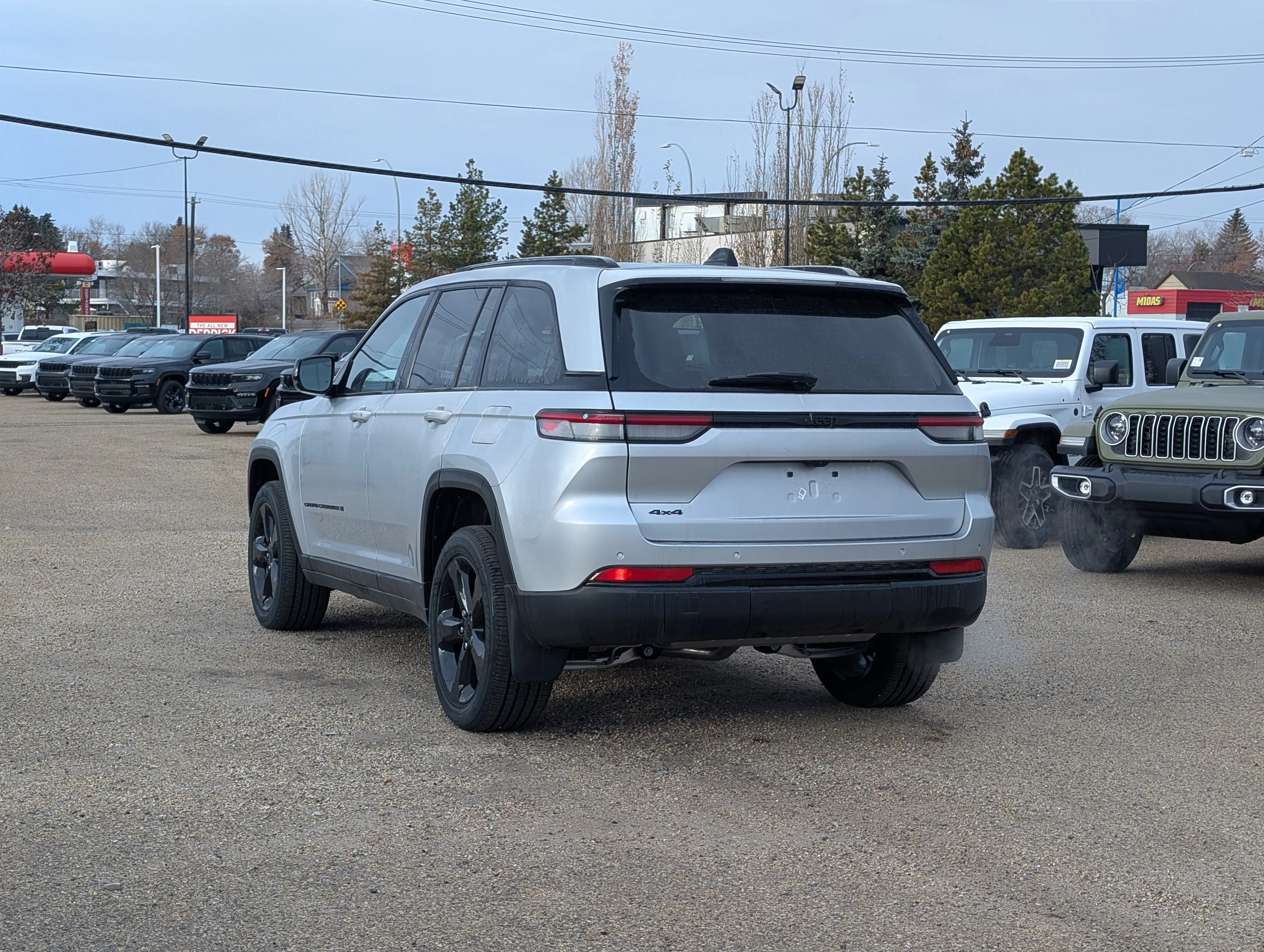 New 2025 Silver Zynith Jeep Altitude image 4