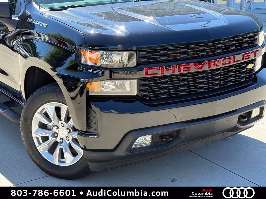 Used 2021 Black Chevrolet Custom image 5