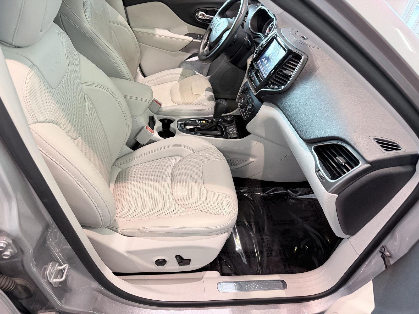 Used 2019 Billet Silver Metallic Clearcoat Jeep Limited image 29