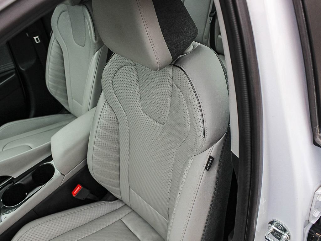 Used 2024 White Hyundai Limited image 27