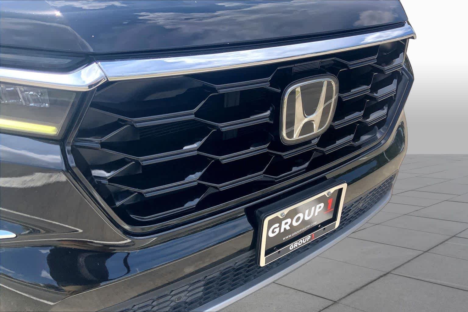 Used 2024 Crystal Black Pearl Honda Touring image 29