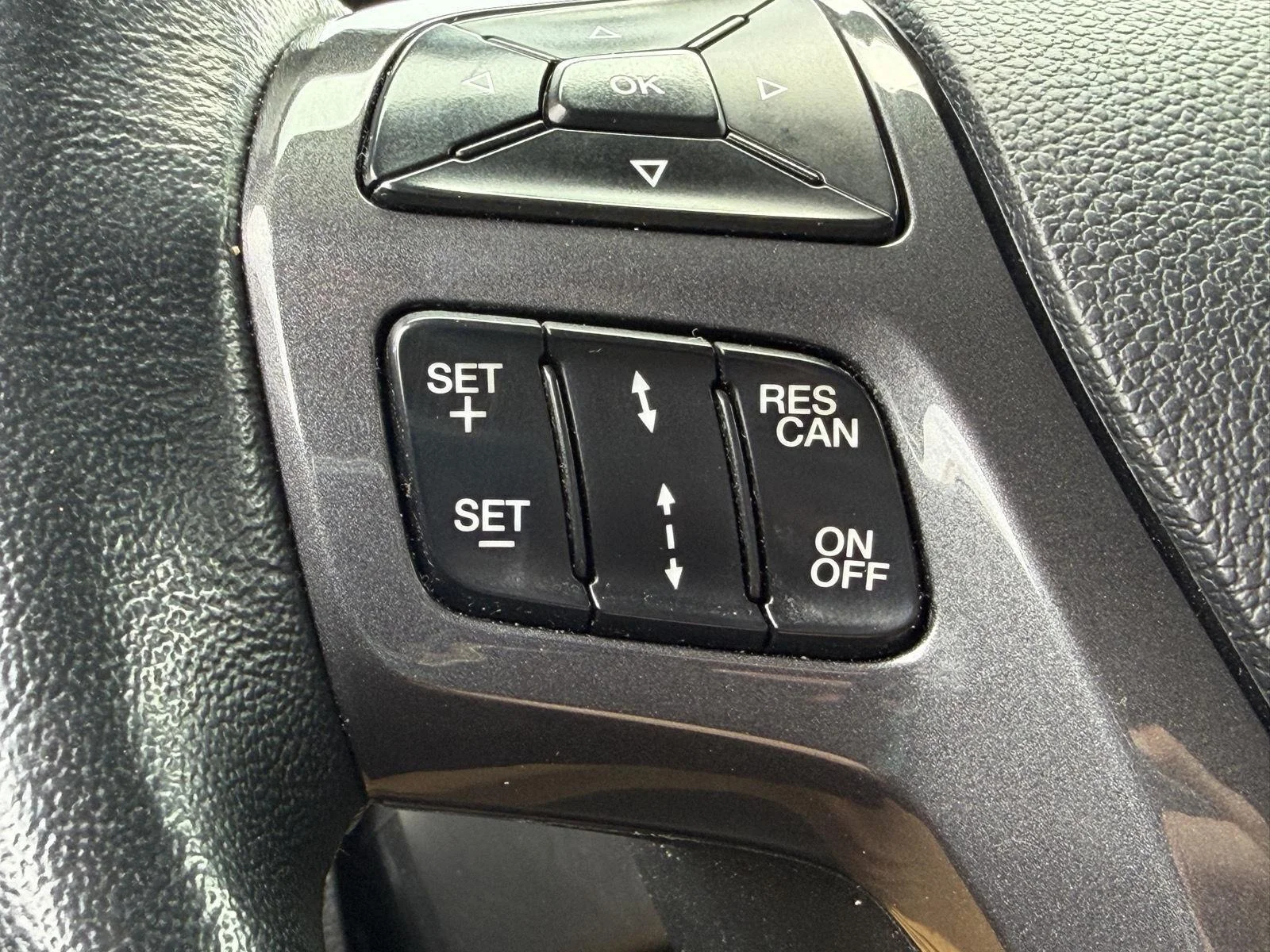 Used 2019 Magnetic Ford LARIAT image 9