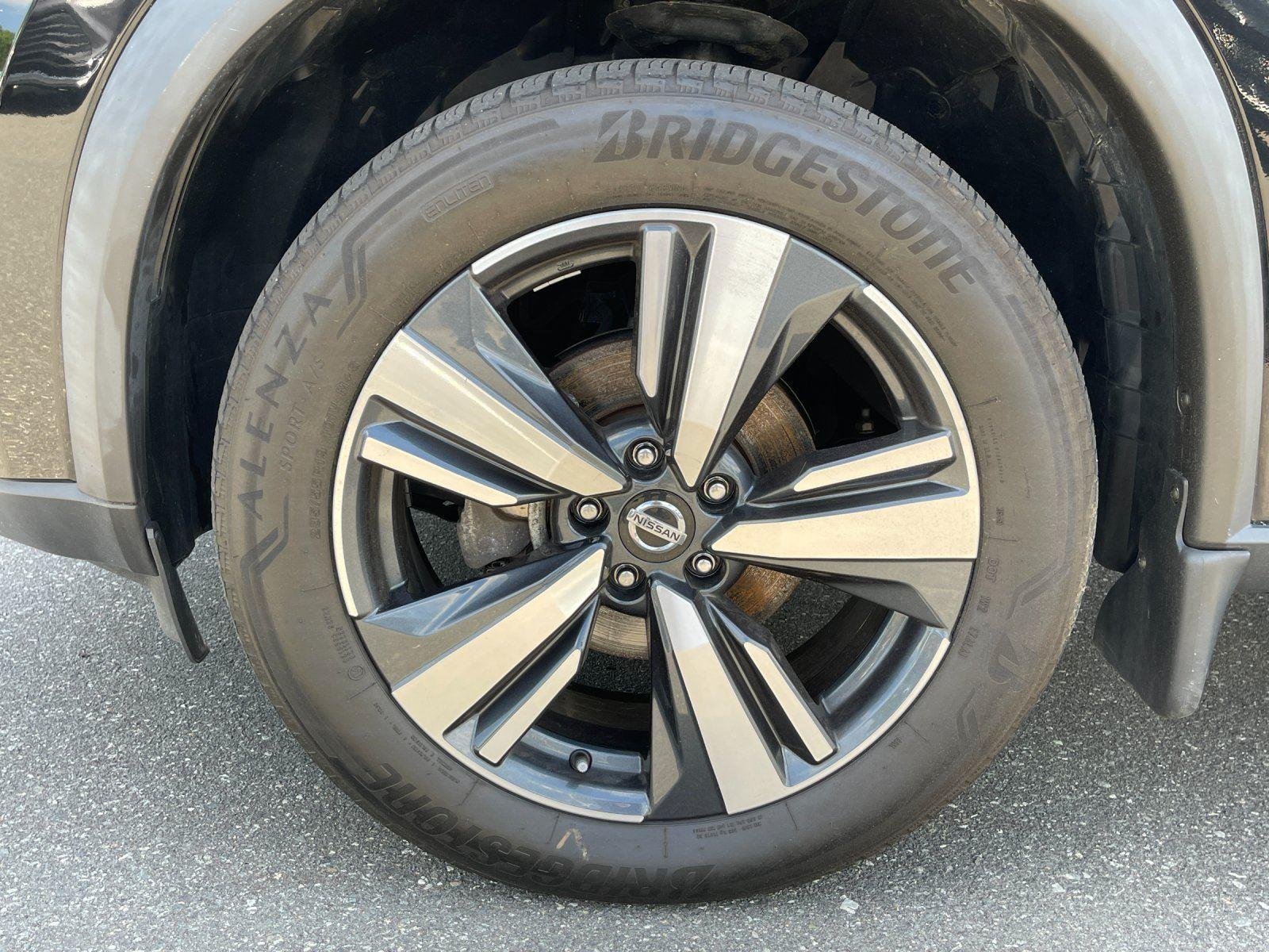 Used 2021 Super Black Nissan SL image 10