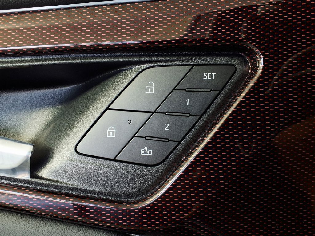 2027 Chevrolet Traverse RS - Photo 17