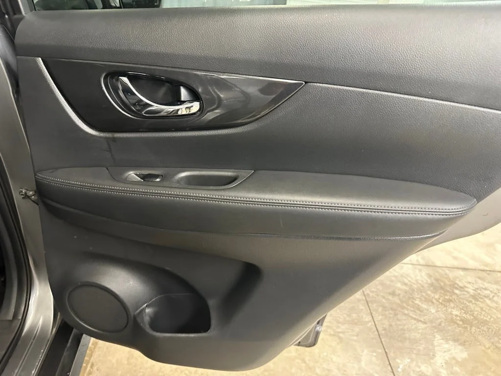 2019 Nissan Rogue SV - Photo 24