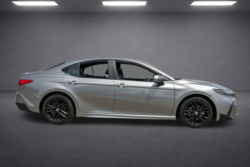 Used 2025  Toyota SE image 2