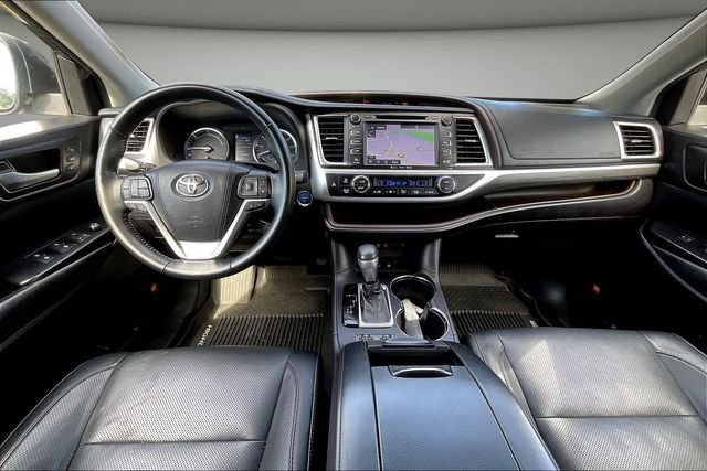 Used 2018 Gray Toyota Limited Platinum image 9