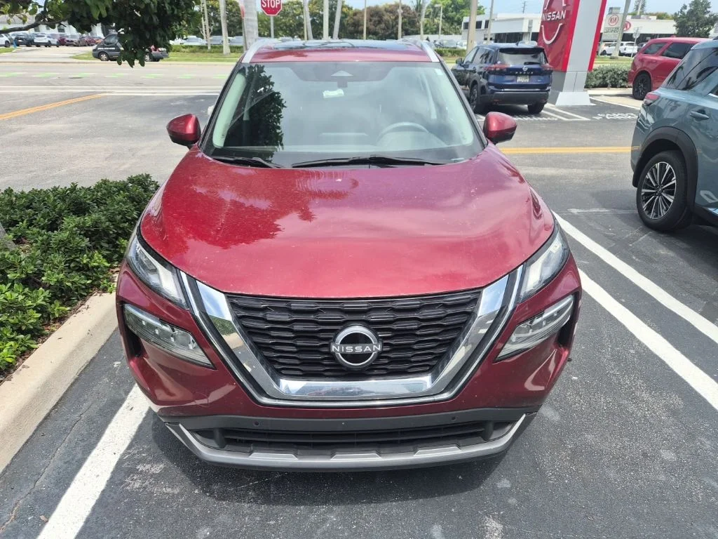 Used 2023 Red Nissan SL image 1