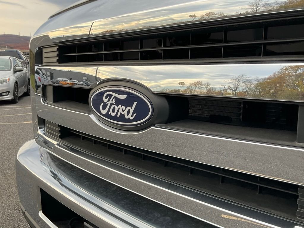 New 2026 Oxford White Ford E-350 SRW image 17