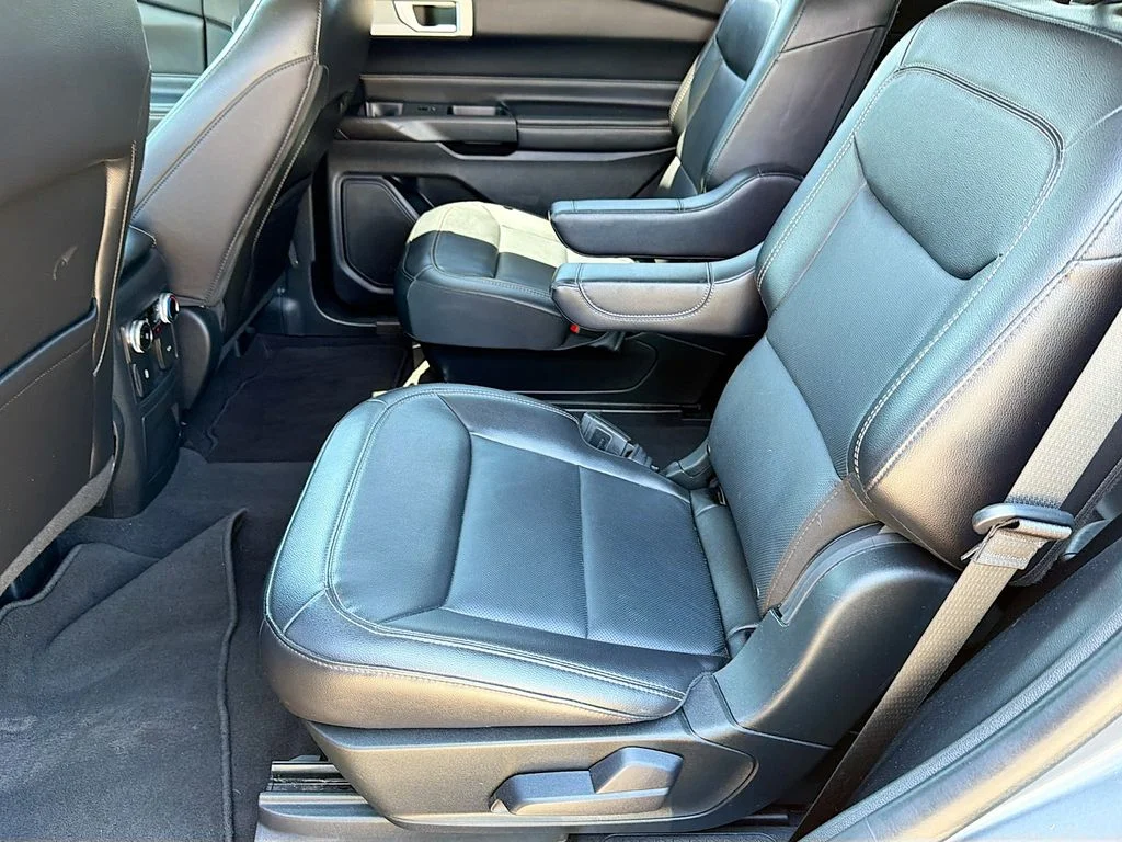 Used 2024 Gray Metallic Ford Limited image 26