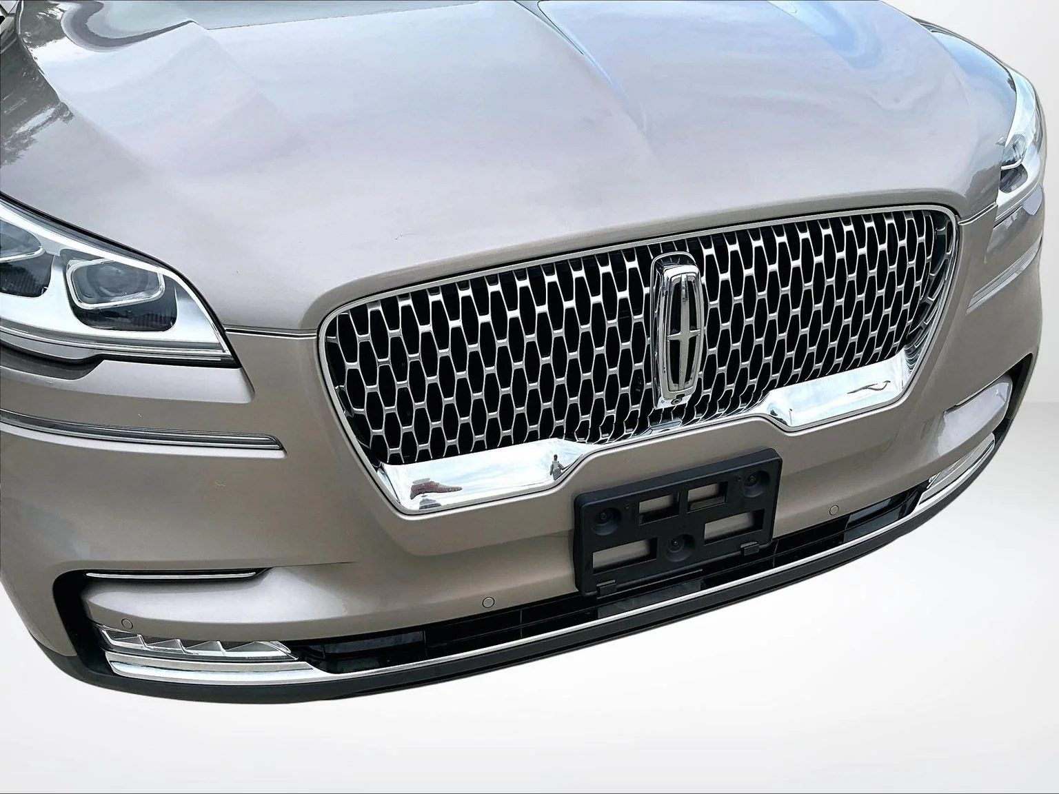Used 2020 Beige Lincoln Reserve image 28