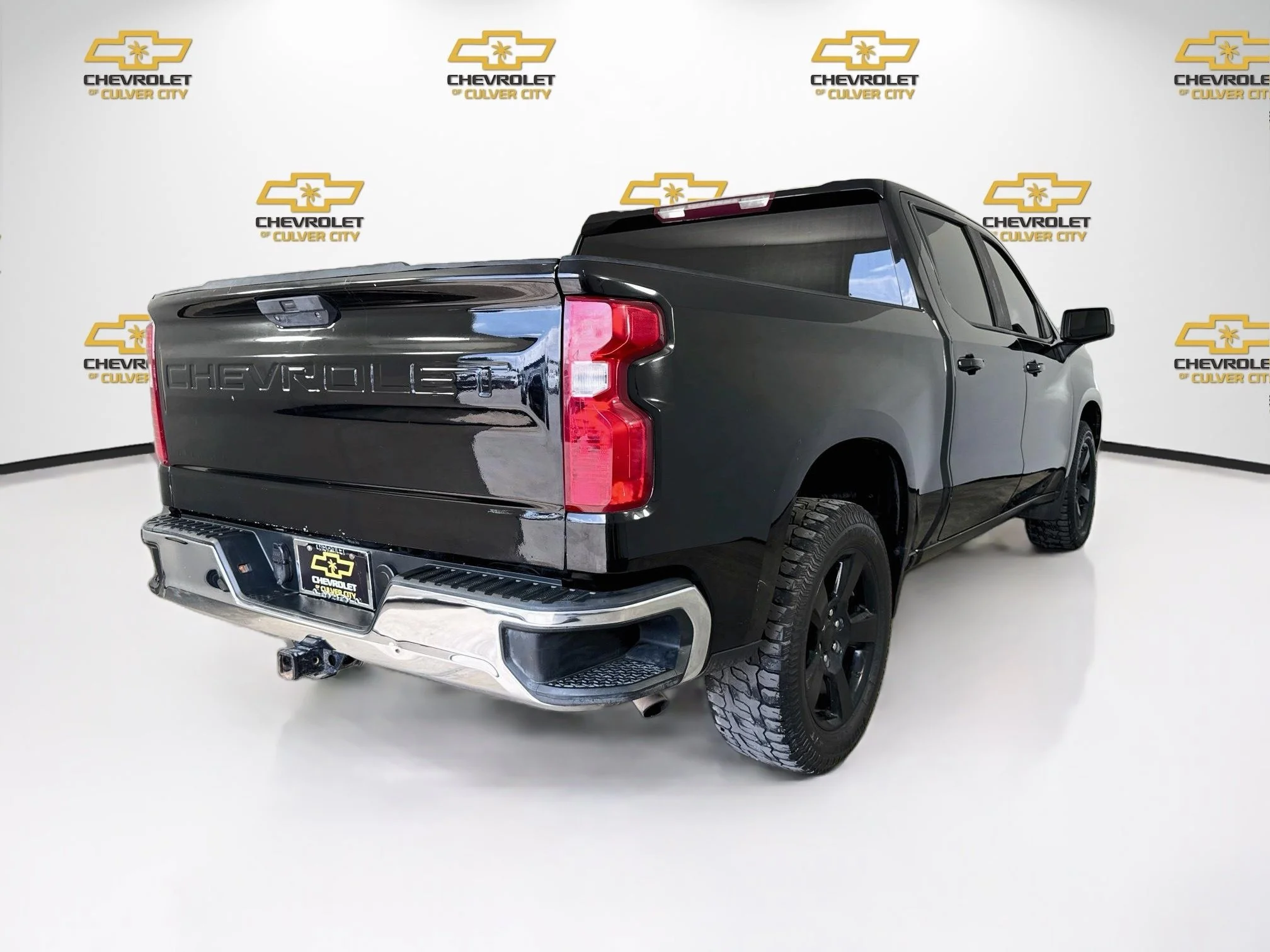 Used 2020 BLACK Chevrolet LT image 8