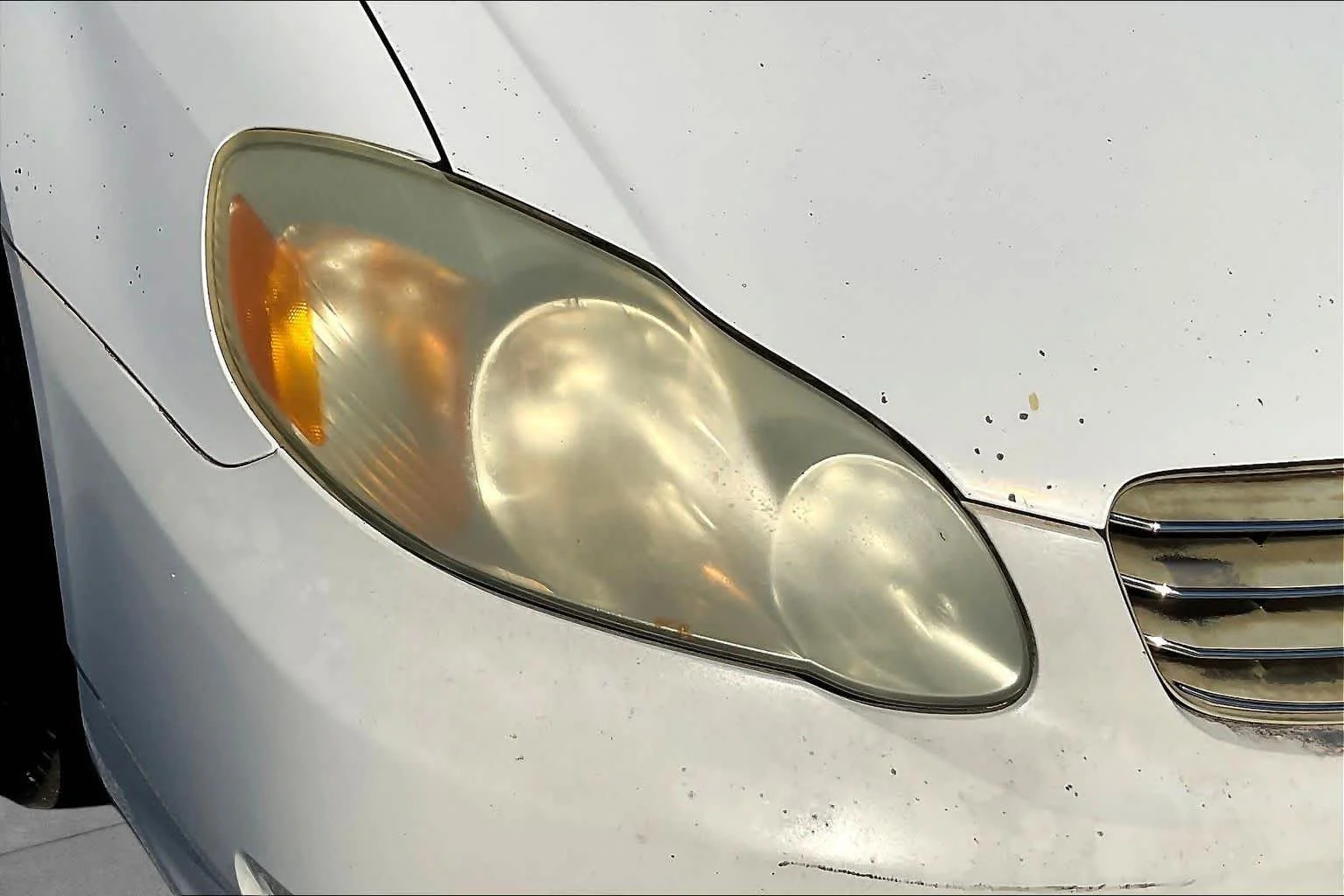 Used 2003 Super White Toyota CE image 25
