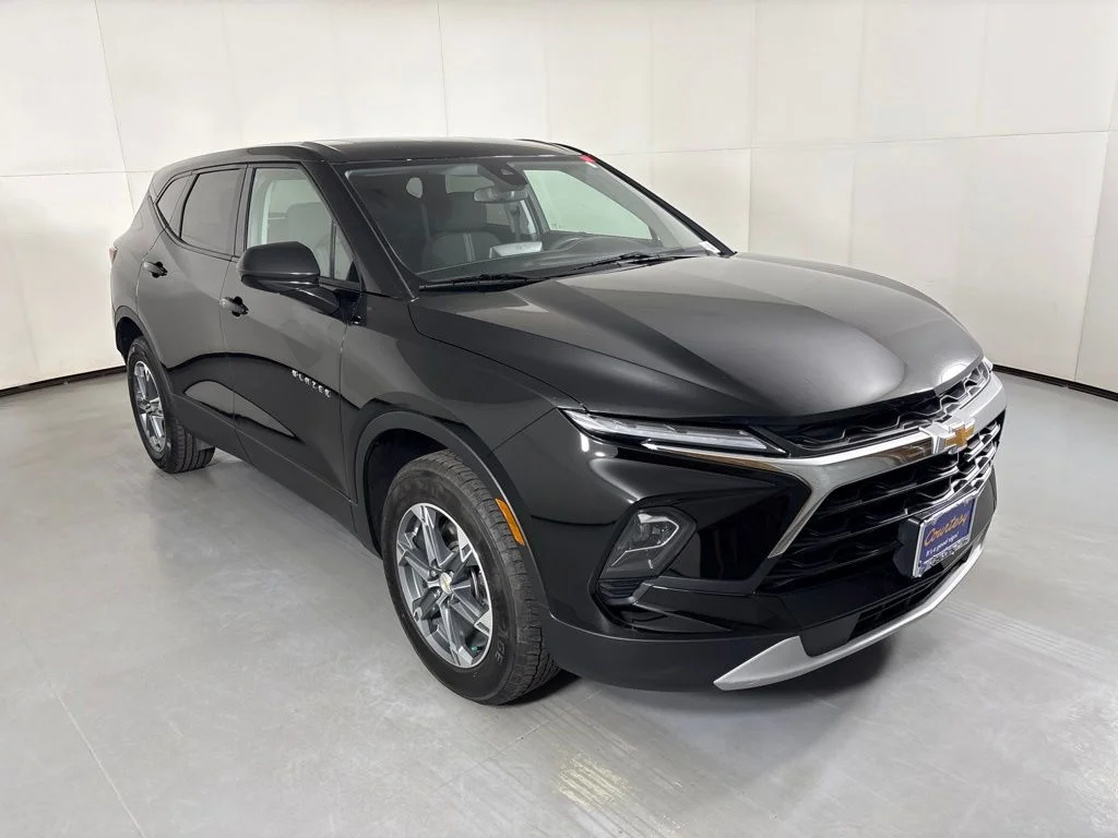Used 2025 Black Chevrolet LT image 2