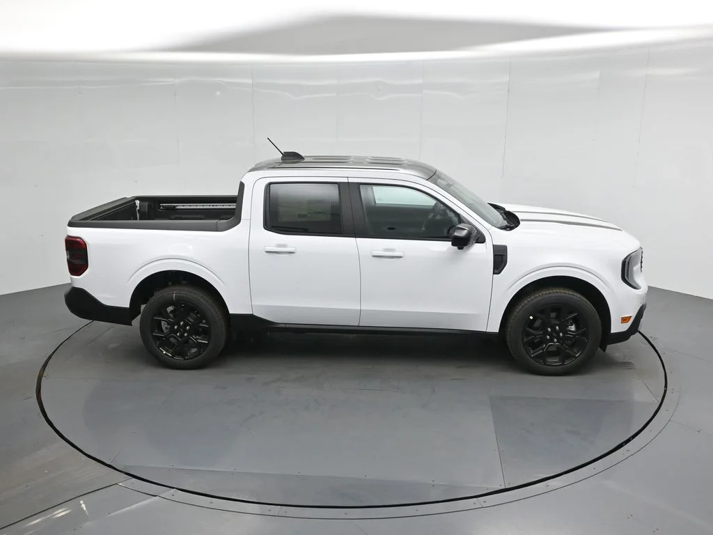 New 2026 Oxford White Ford Lariat image 39
