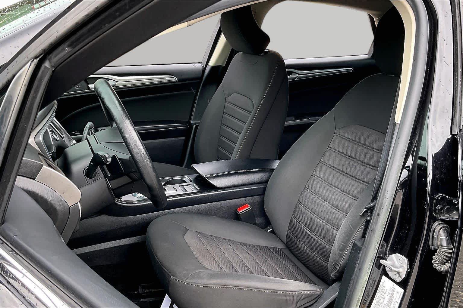 Used 2019 Agate Black Ford SE image 8