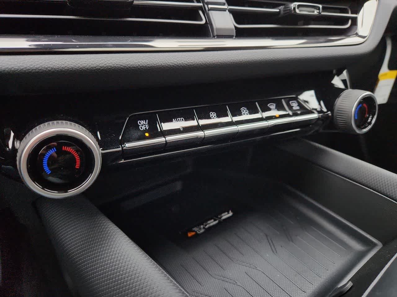 2025 Chevrolet Equinox EV RS - Photo 20
