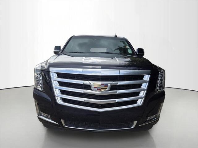 Used 2017 Dark Adriatic Blue Metallic Cadillac Luxury image 8