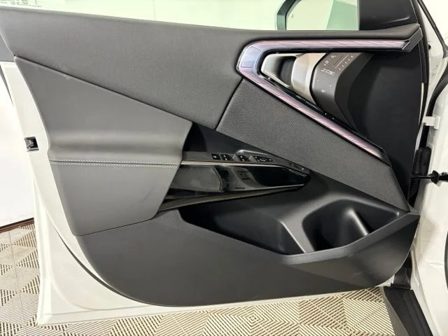 New 2026 Mineral White Metallic BMW 30 xDrive image 9