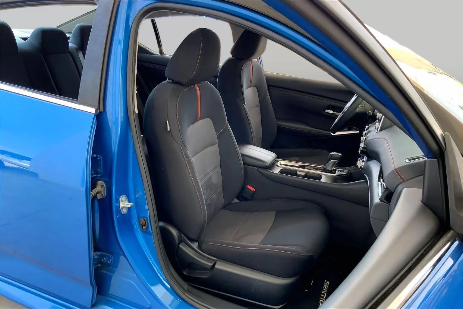 Used 2024 Super Black Nissan SR image 9
