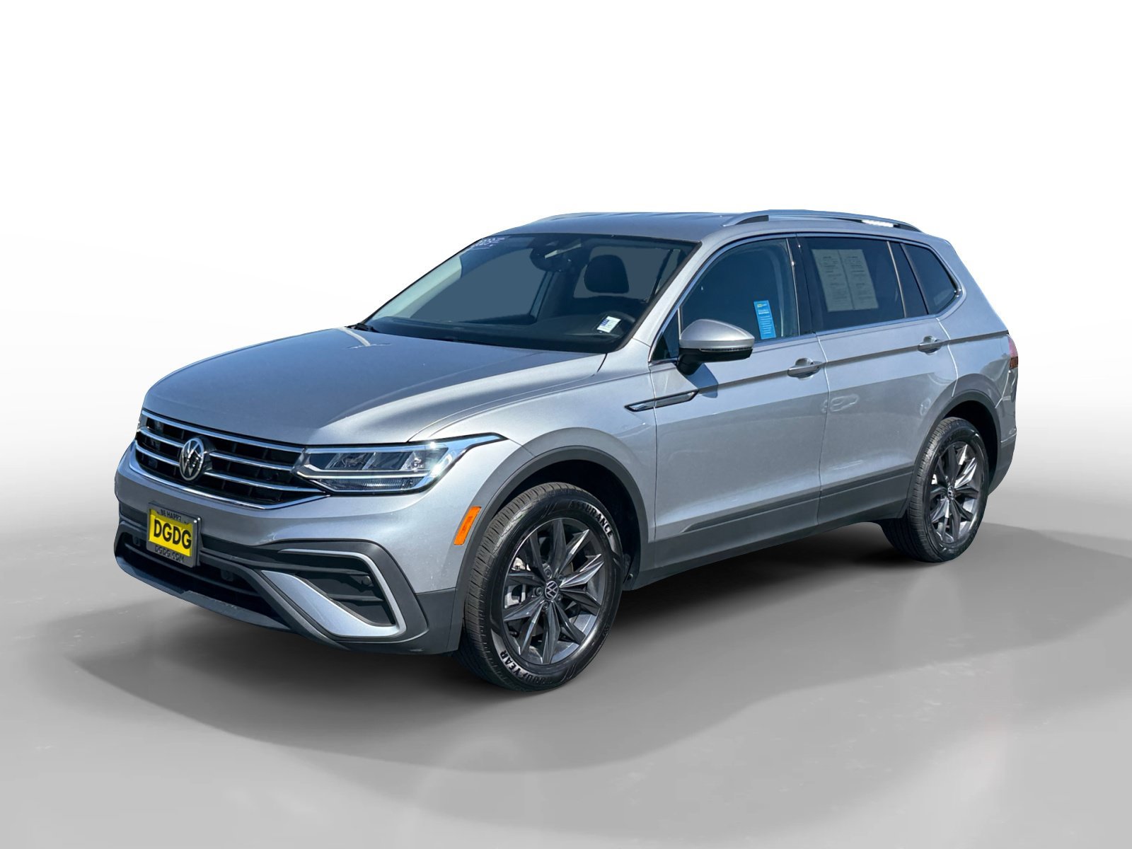 Certified Used 2023 Silver Metallic Volkswagen 2.0T SE image 1