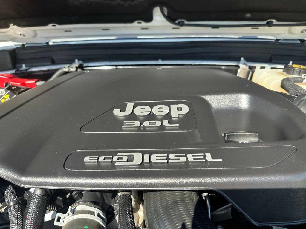 Certified Used 2022 White Jeep Rubicon image 18