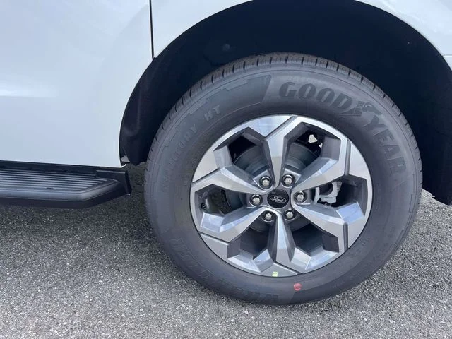 New 2027 Star White Metallic Tri-Coat Ford MAX Active image 7