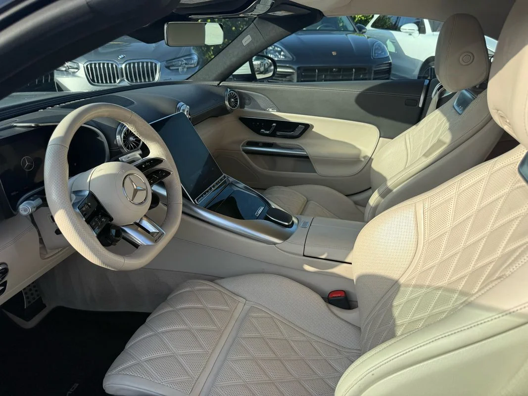 Used 2022  Mercedes-Benz 4MATIC® image 16