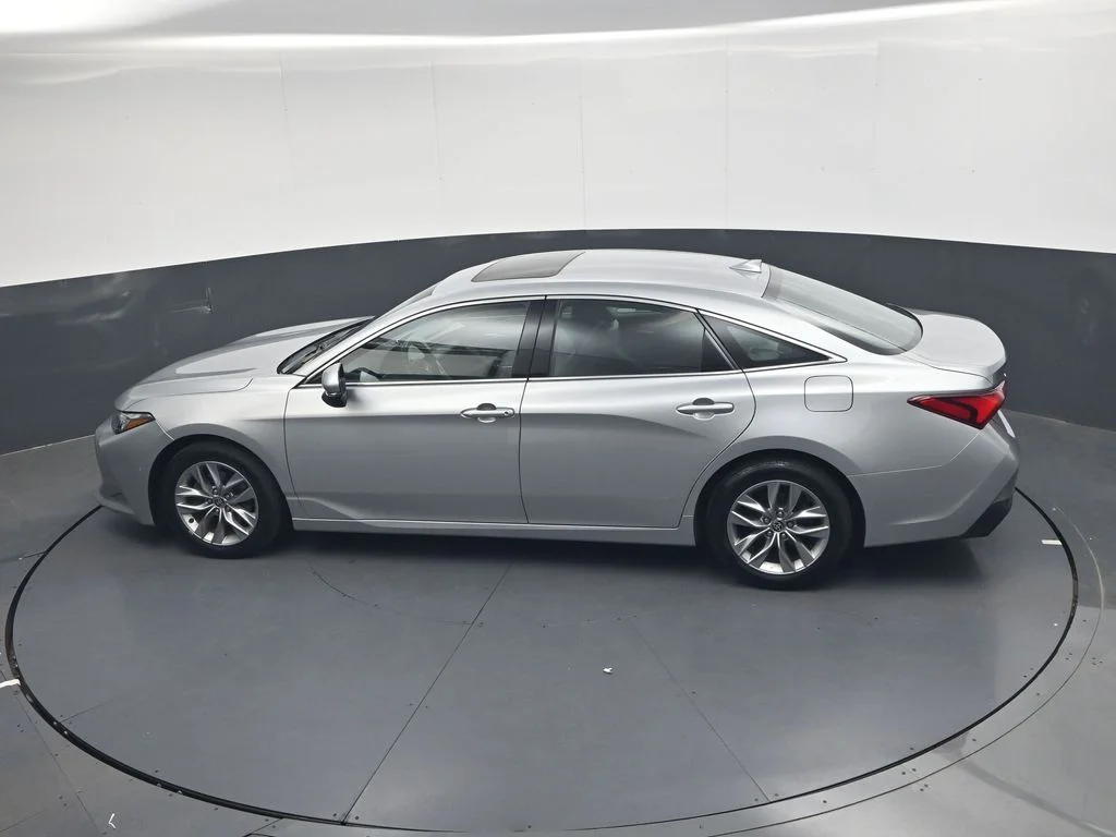 2022 Toyota Avalon XLE - Photo 25