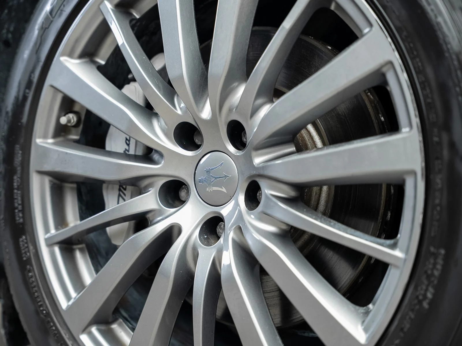 Used 2017 Gray Maserati Base image 6