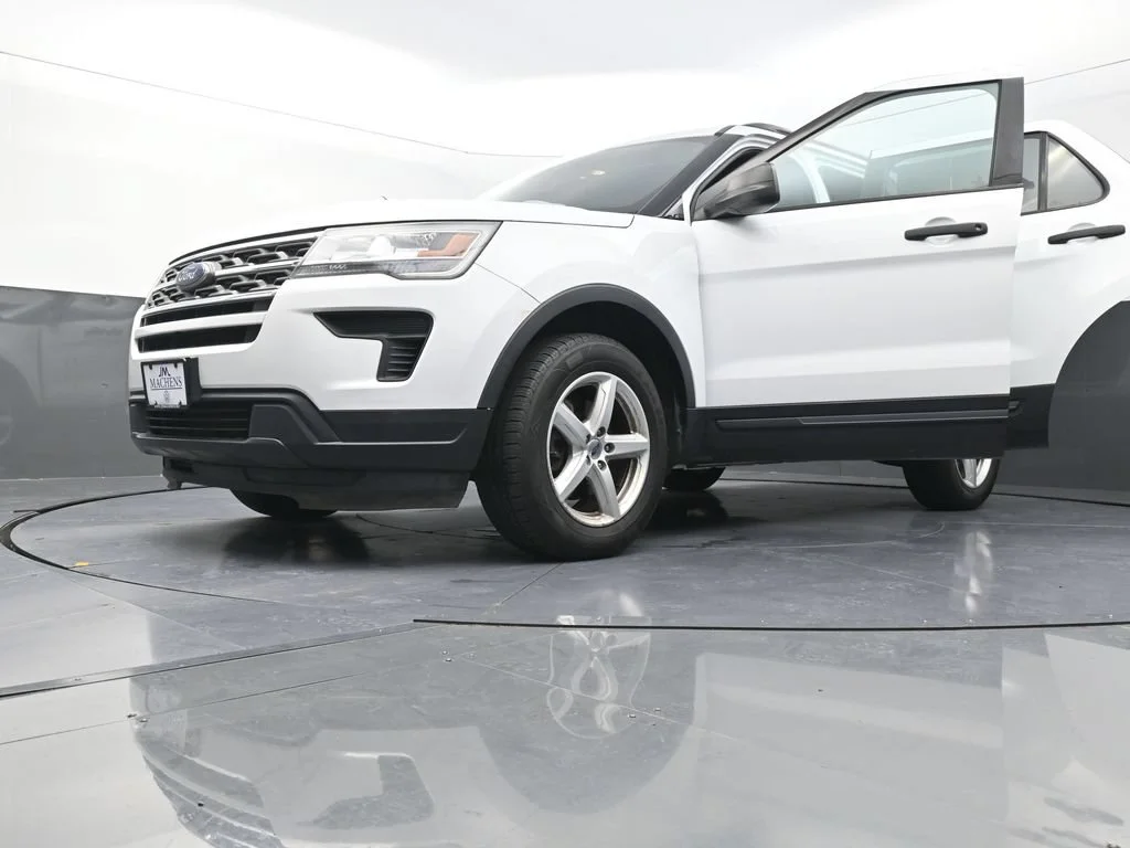Used 2018 White Ford Base image 31