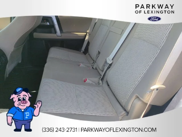 Used 2016 White Toyota SR5 image 26
