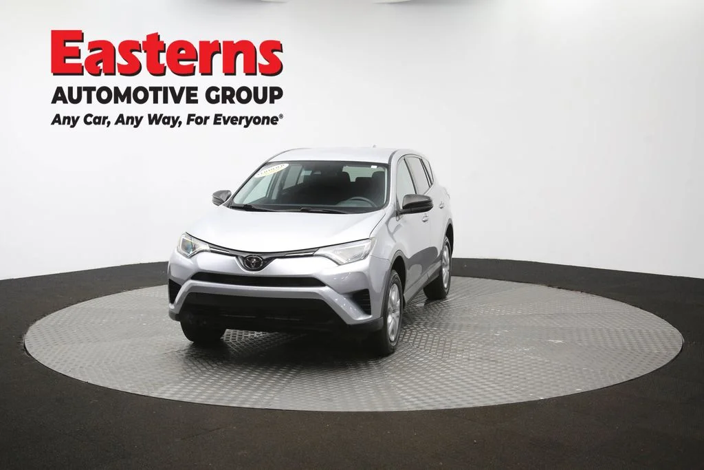 Used 2018 Silver Toyota LE image 52