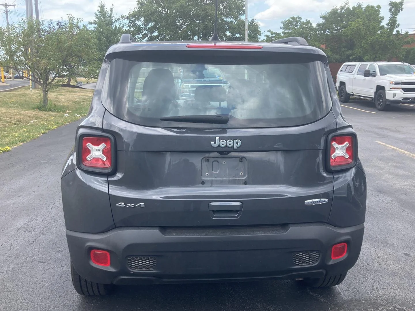 Used 2022 Gy Jeep Latitude image 6