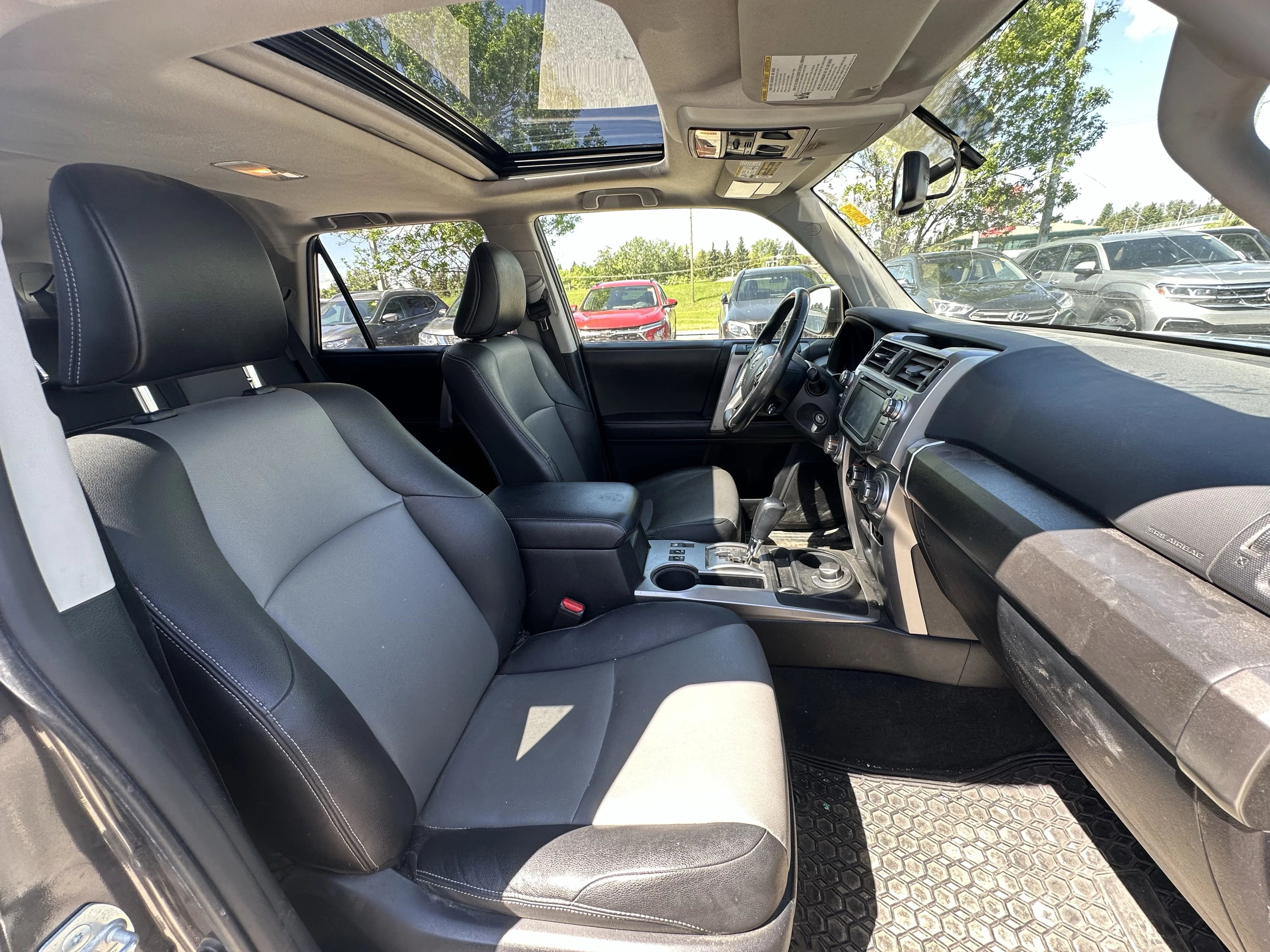 Used 2015 Gray Toyota SR5 image 19