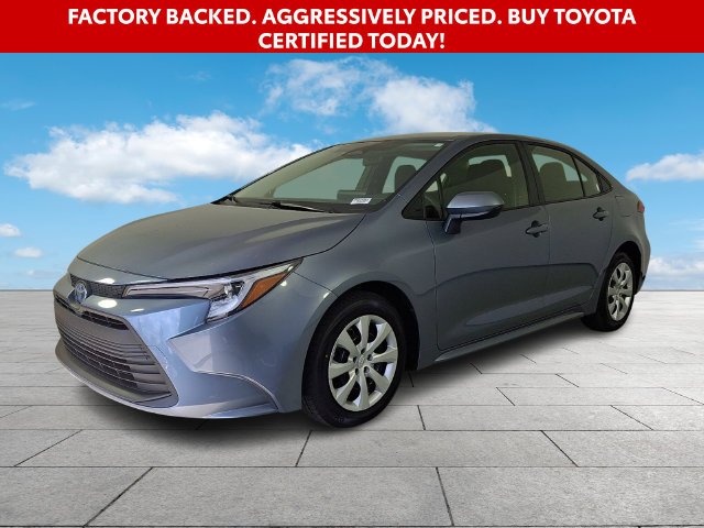 Used 2025  Toyota LE image 4