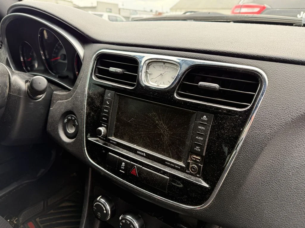 Used 2013 White Chrysler Touring image 5
