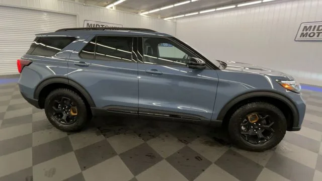 New 2027 Vapor Blue Metallic Ford Tremor® image 9