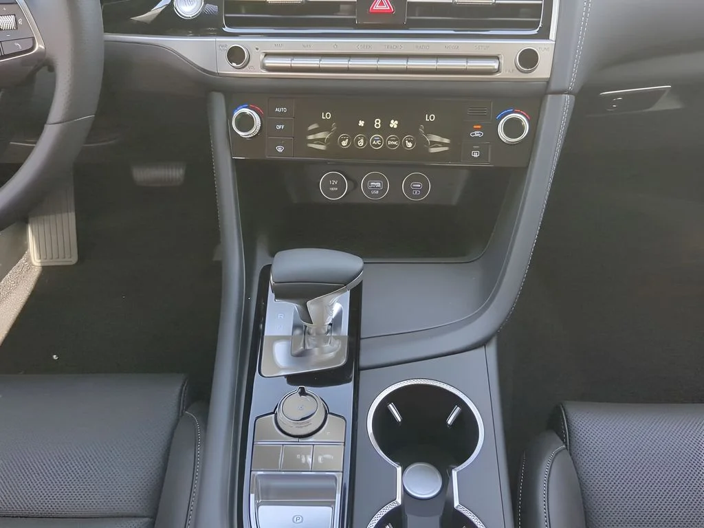 2026 GENESIS G70 Standard - Photo 16