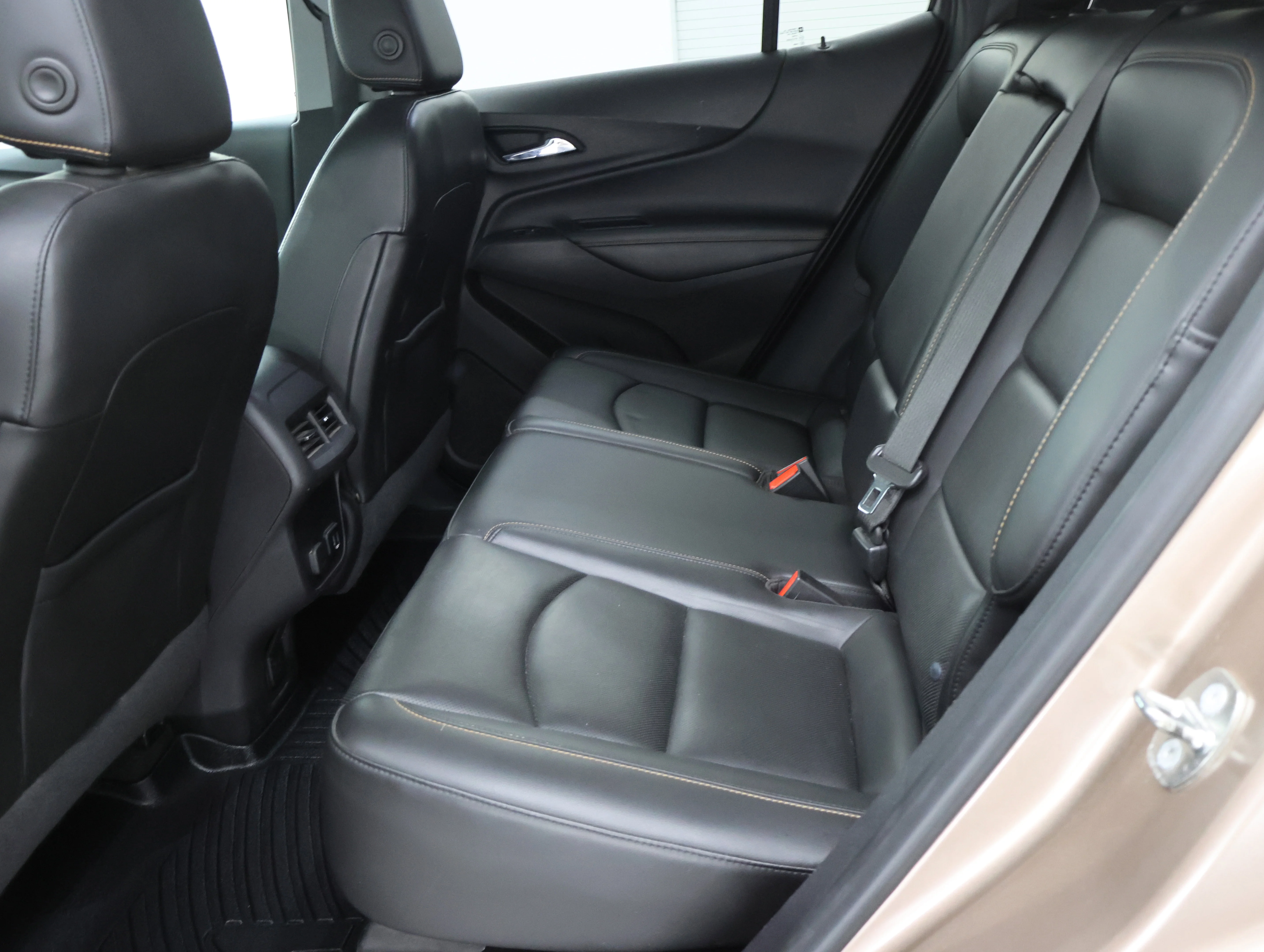 Used 2018 Sandy Ridge Metallic Chevrolet Premier image 35