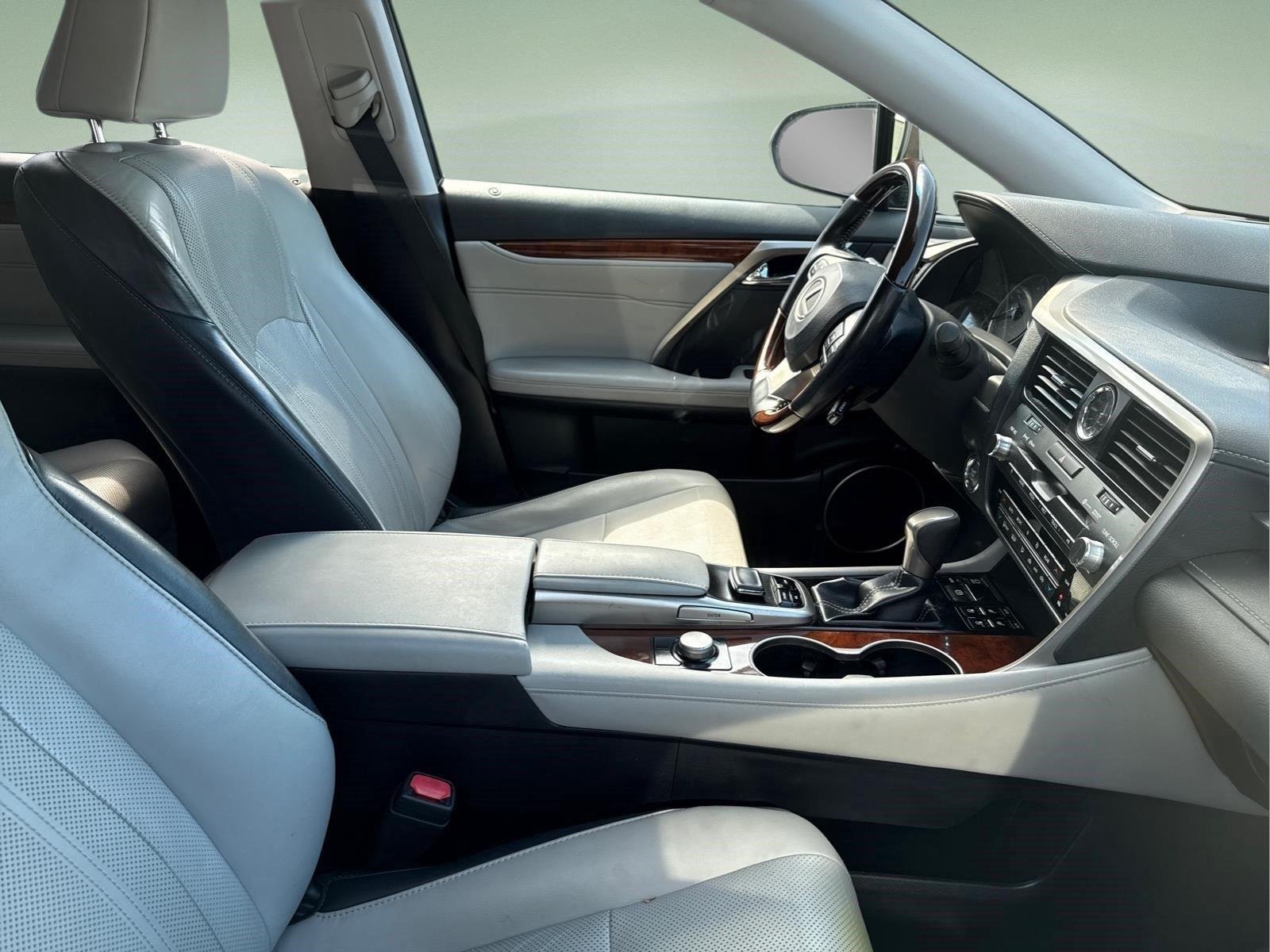 Used 2019 Silver Lining Metallic Lexus RX 350L Premium image 20