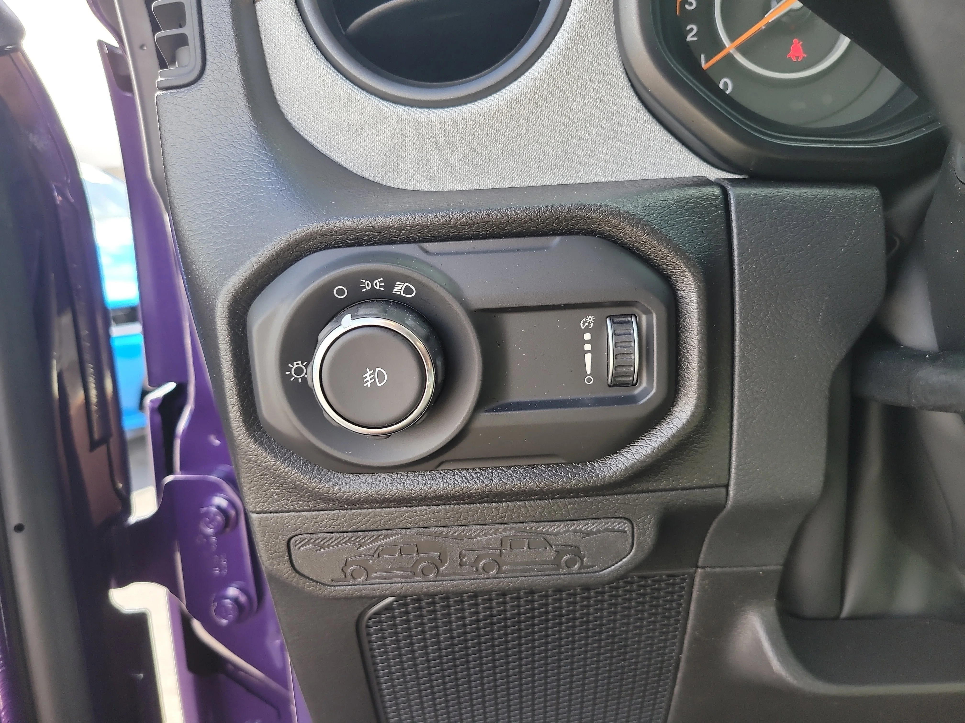 New 2026 Reign Jeep Sport image 21