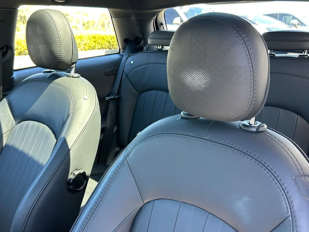 Used 2022 MINI Yours Enigmatic Black met MINI Iconic image 14