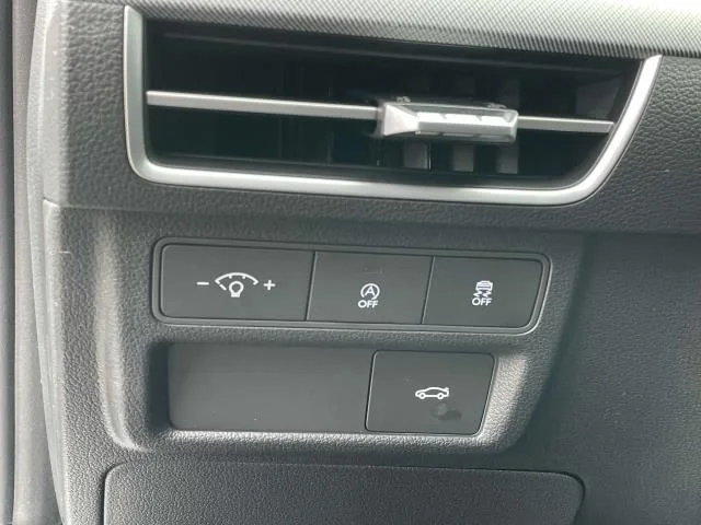 New 2025 Silver Hyundai SE image 17