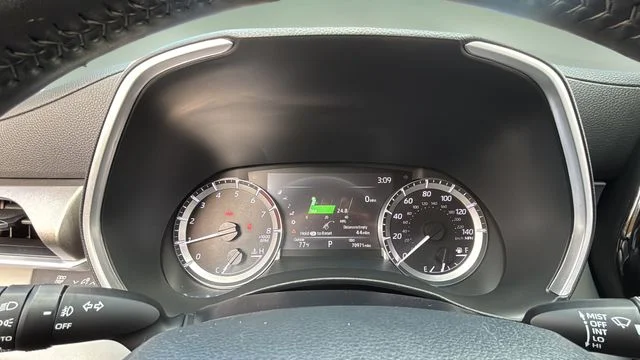 Used 2023  Toyota XLE image 15