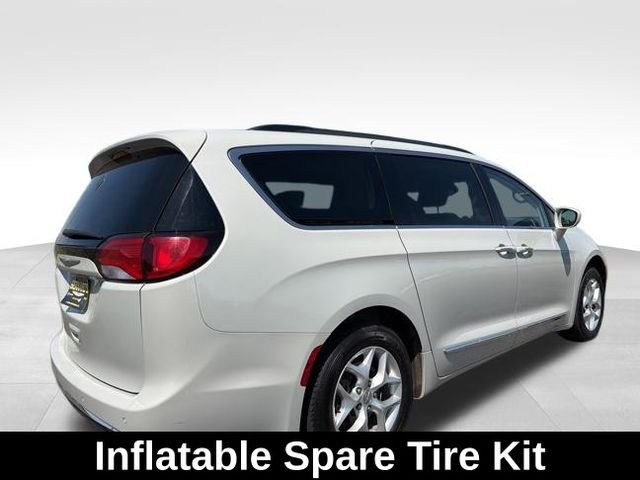 Used 2017 White Chrysler Touring L image 6