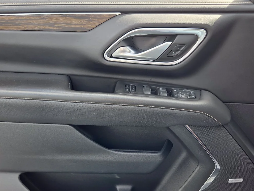 Used 2022 Summit White Chevrolet Premier image 33