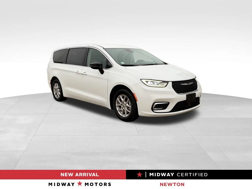 Used 2024 White Chrysler Touring L image 1